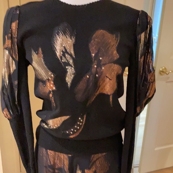 Two piece skirt and sweater set - Picture 2 of 2